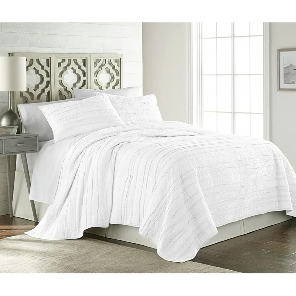 Elegant White 100% king 3 piece quilt  Bedding Set